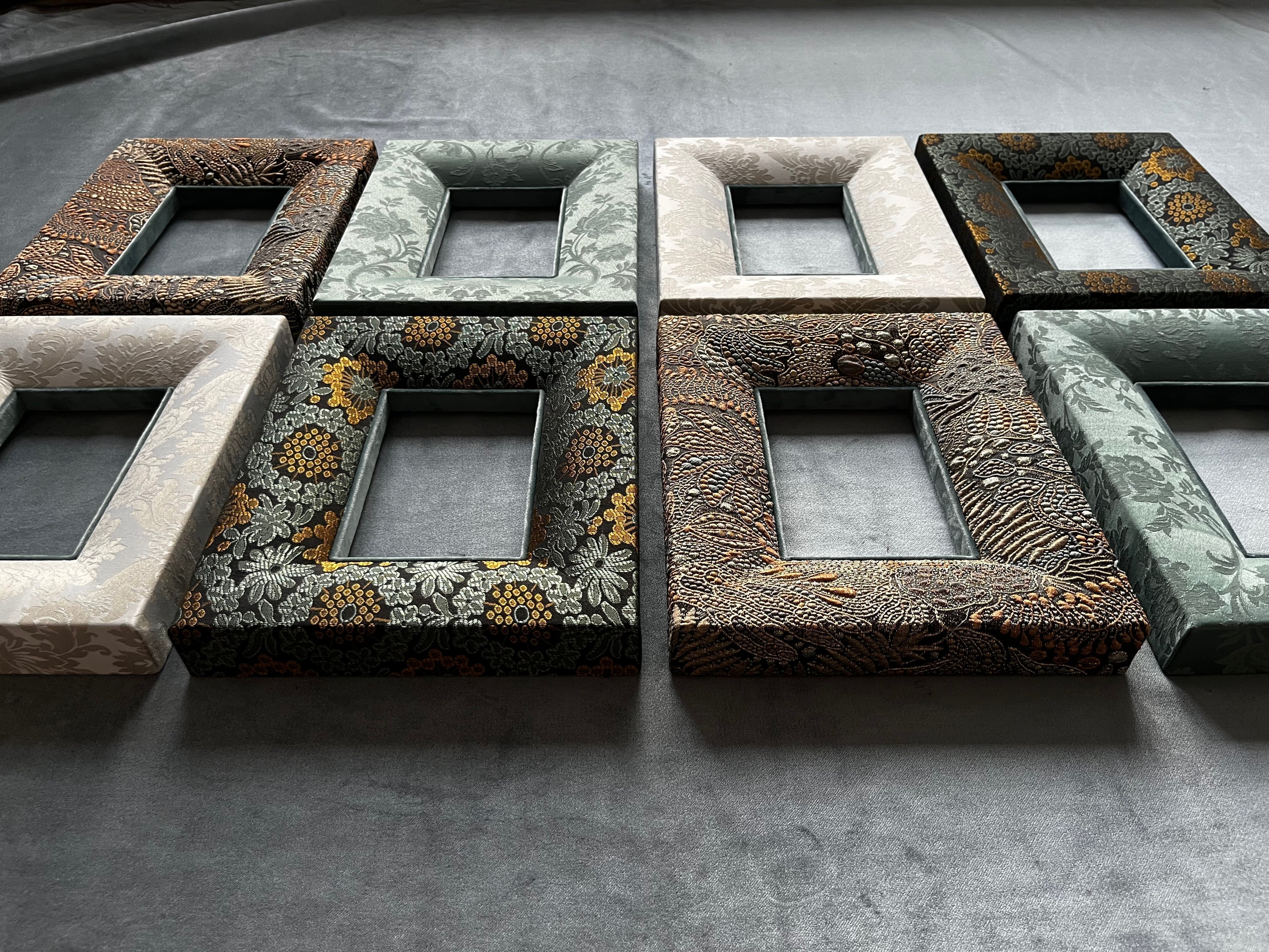 Handgefertigte Bilderrahmen von PIC | PUNK® im Urban Loft Style – exklusive Stoffrahmen mit Jacquard- und Samtbezug, Design zwischen Eleganz und Punk.